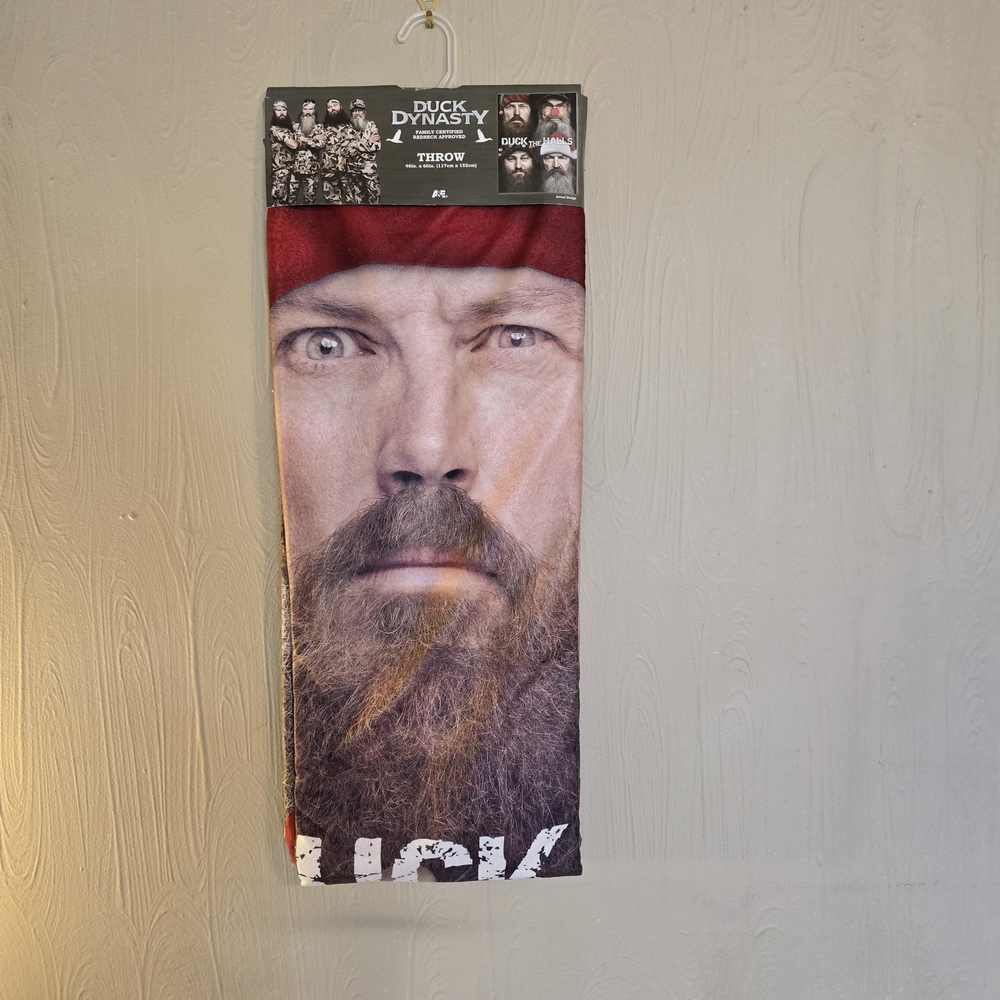 Duck Dynasty Red and Brown Holiday Throw Blanket
